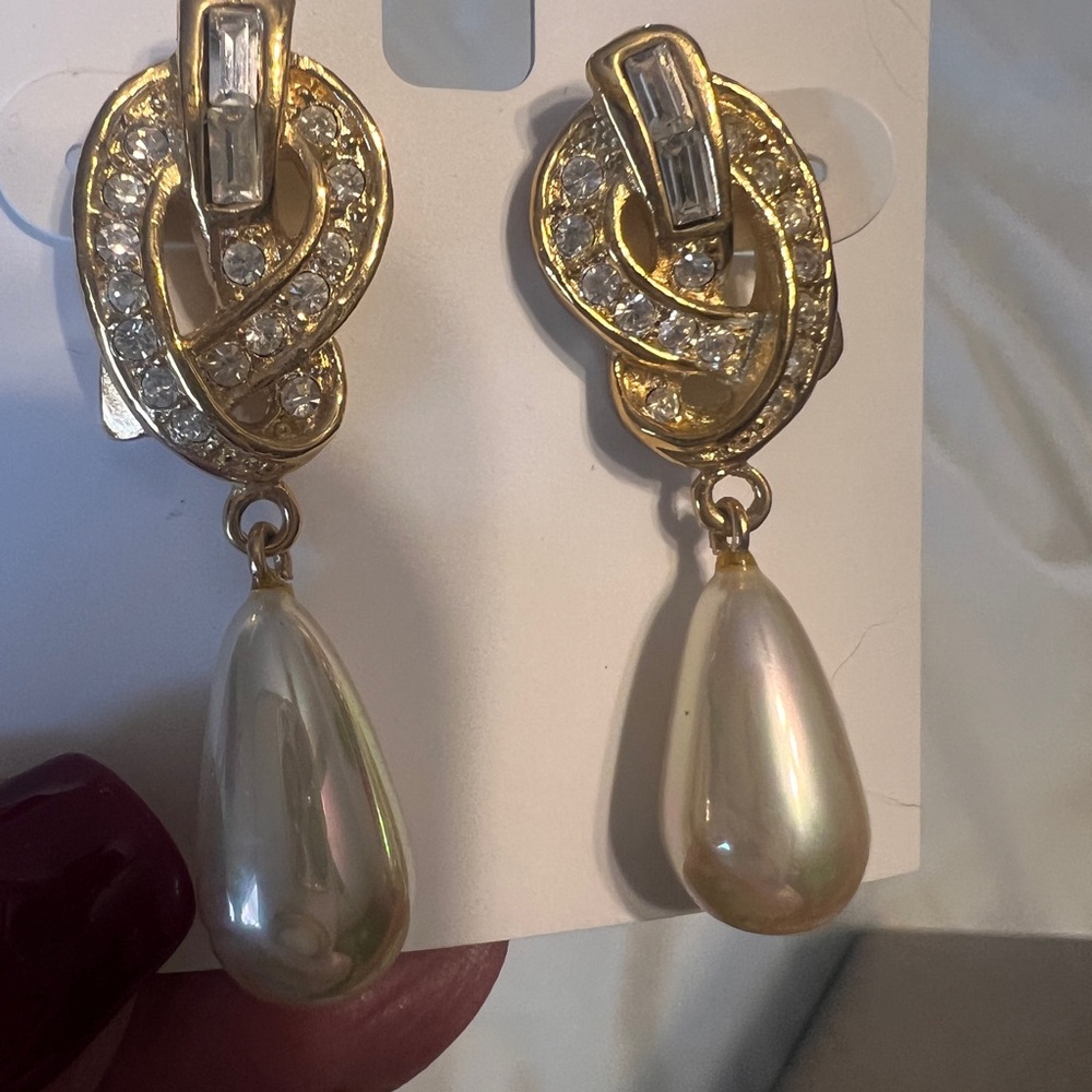 Elegant Gold and Pearl Drop Earrings With Crystal details